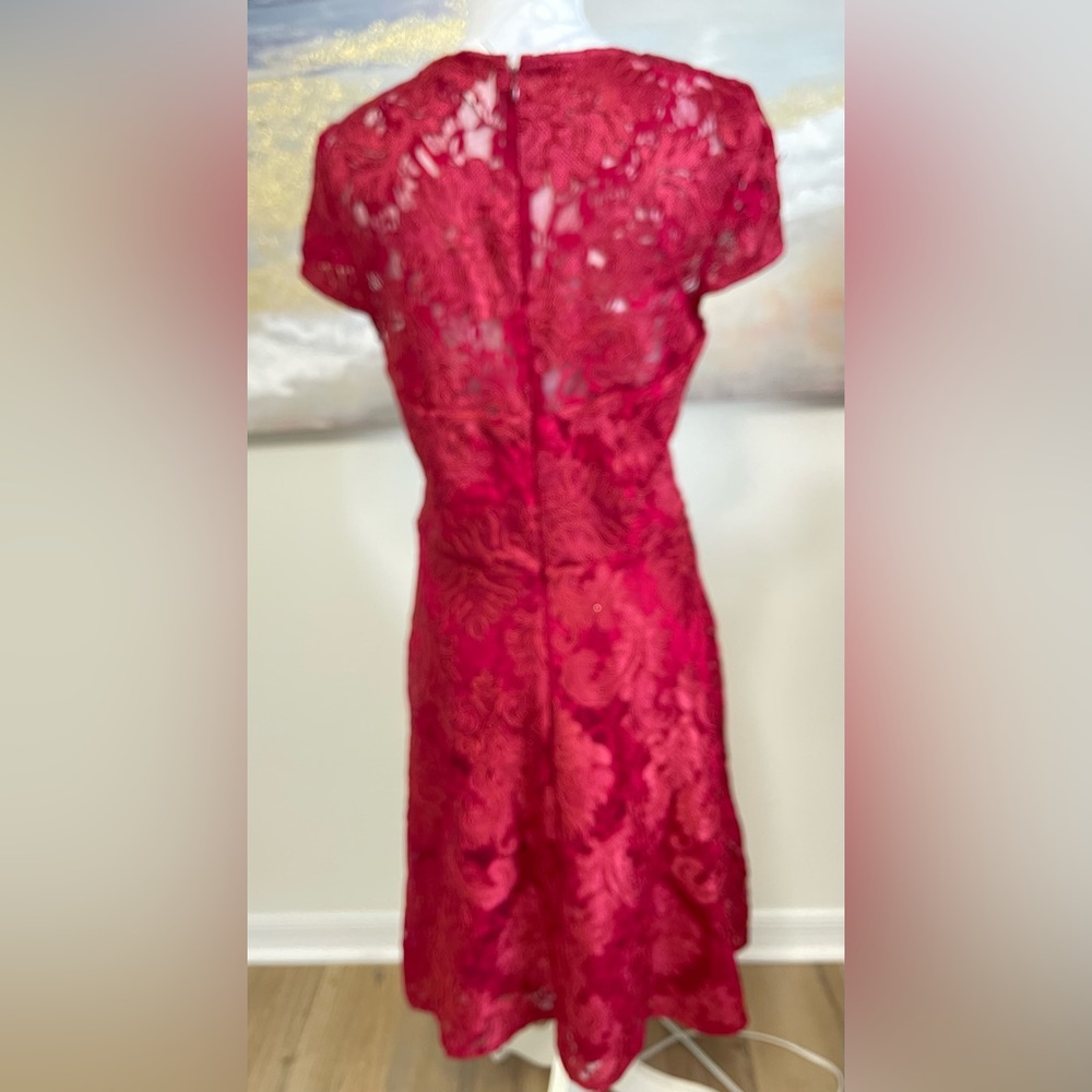 NM Neiman Marcus Sparkly Dress, Glittery Red Lace with Sequins Size 10 - Picture 4 of 8